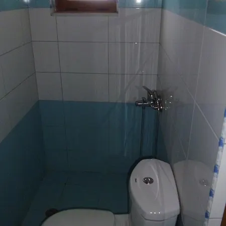 Πανσιόν Vila Shahin Ahmeti 3*
