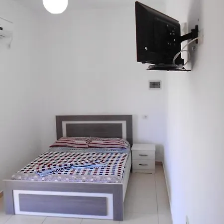 Vila Shahin Ahmeti Πανσιόν